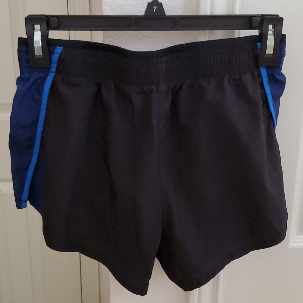 Shorts - Picture 2 of 3